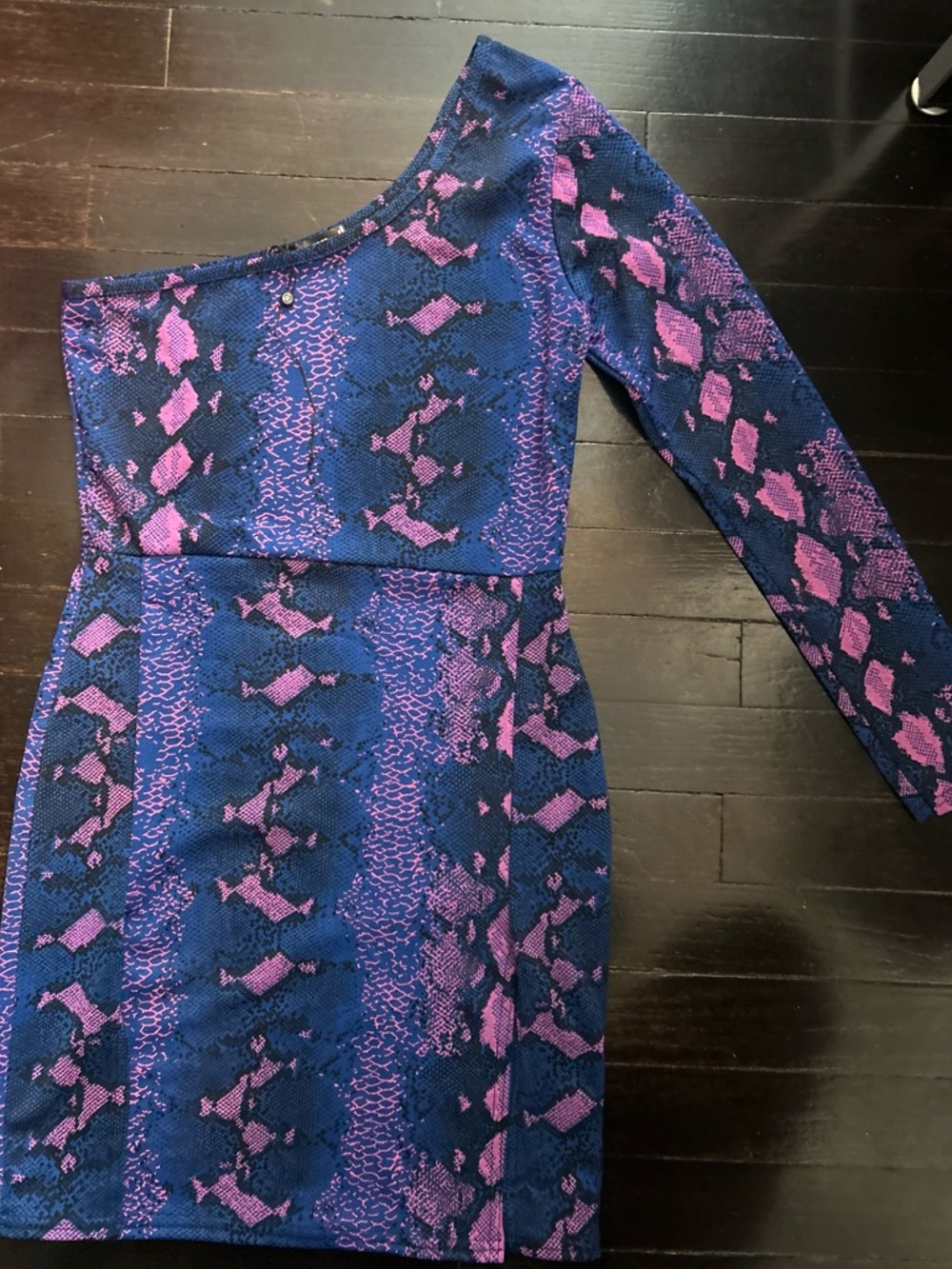 NWOT One-Shoulder Snake Patterned Bodycon Dress